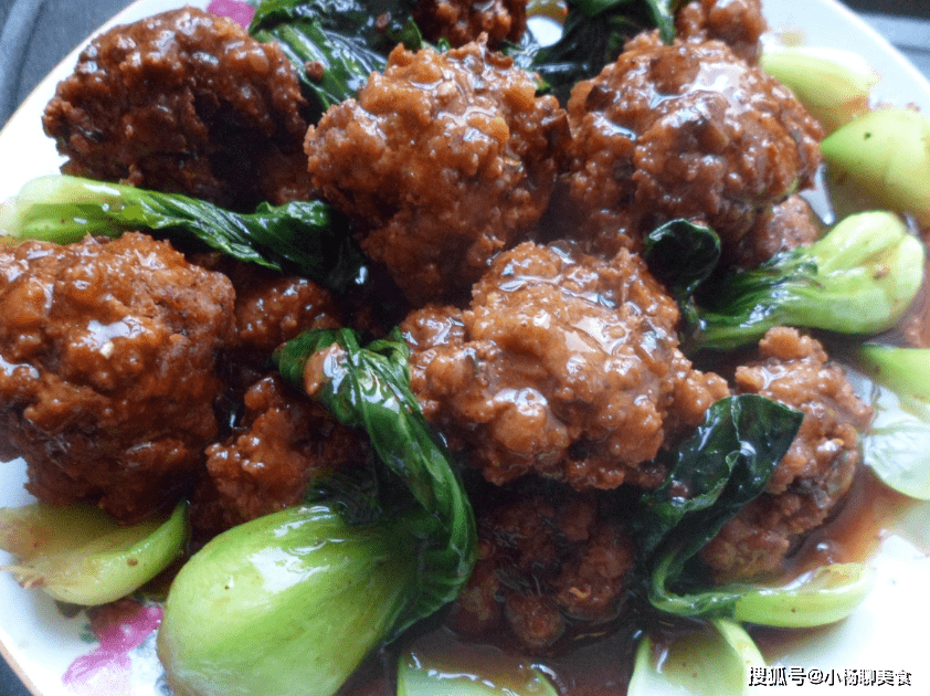 怎么做红烧狮子头嫩而不柴 f0483c49f41c440cbc60dd6267a3574c.png