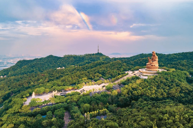 跟南海管辖的西樵山一同称为南粤二樵,为此它也就被命名为东樵山了