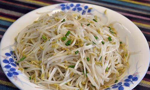 豆芽可以炒香菇吗 a023df60906145998a0b1c43849738df.jpeg