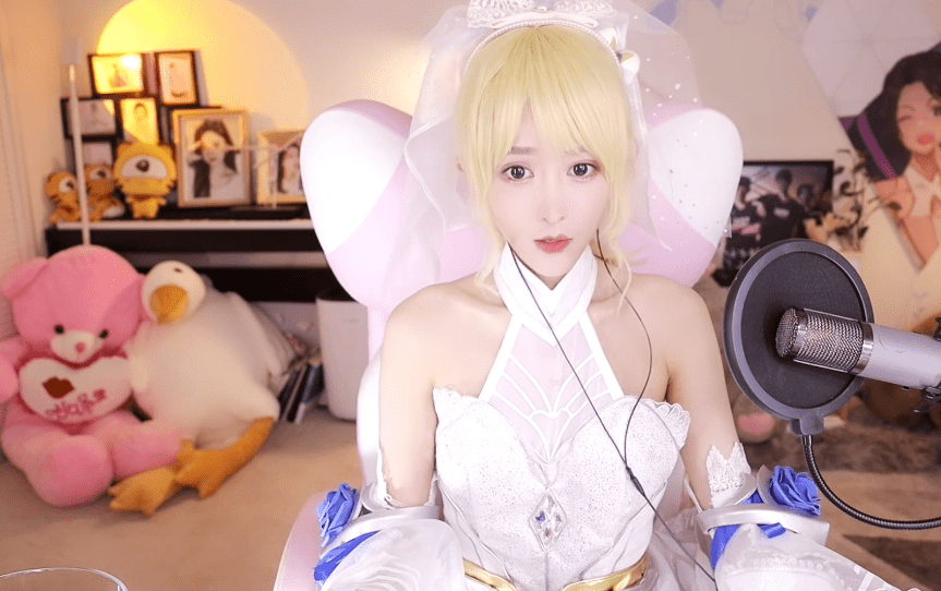 Cos|网友让林七七Cos女帝，还发来了腐团儿大作，林七七佩服：打扰了