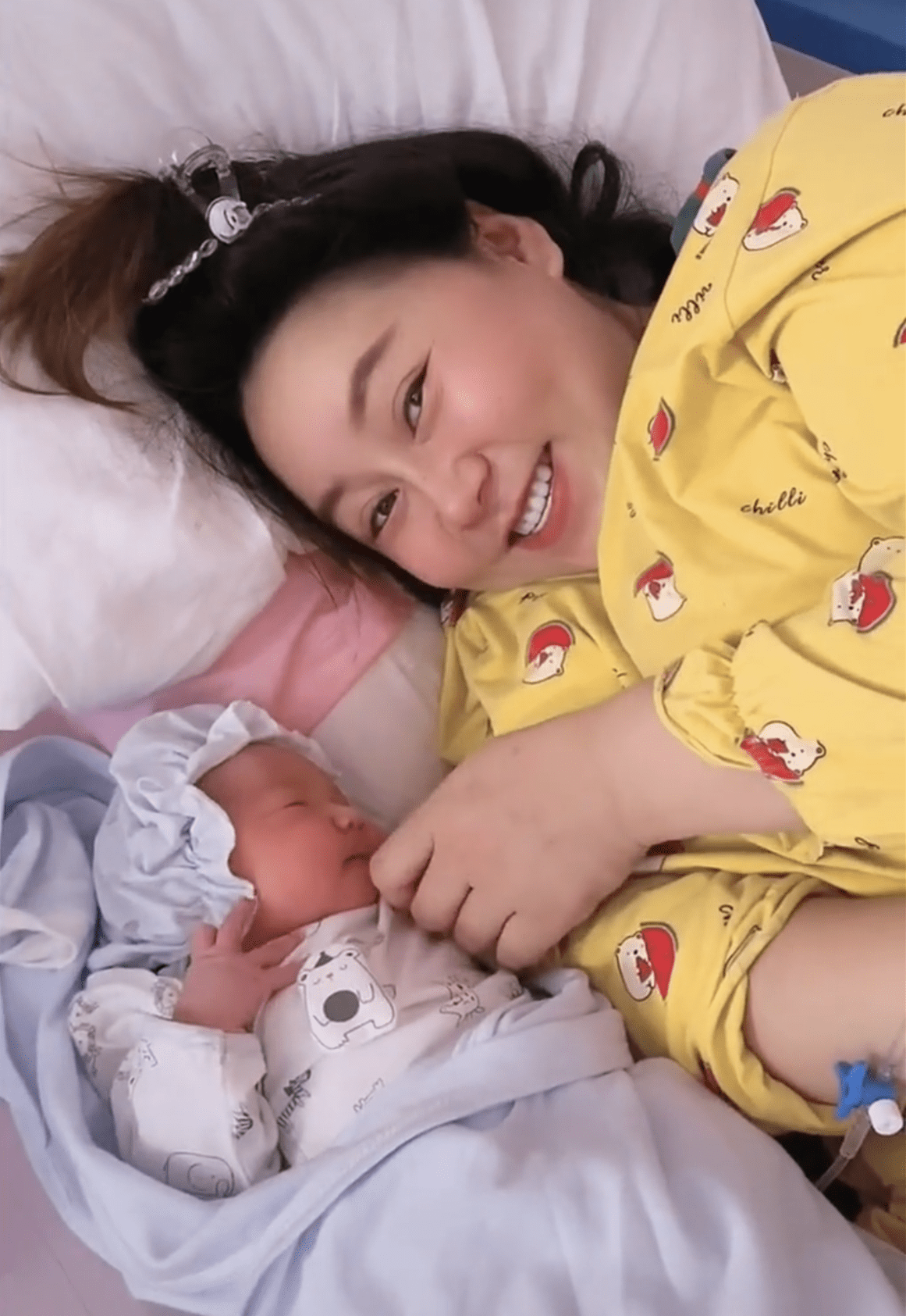 原创恭喜52岁网红赵本六喜得贵子曾因生吃活鸡生吃肉遭网络封杀