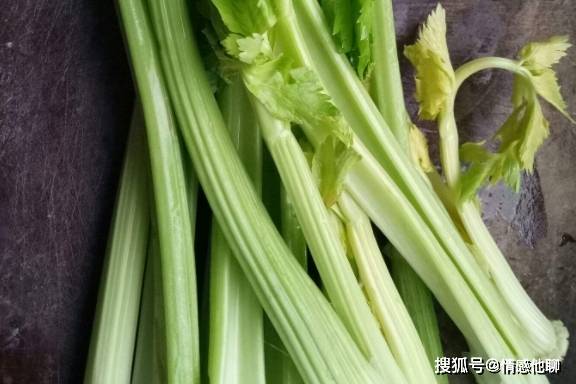 吃什么菜有助于怀孕 010c154014974a27b33764a4550ddde0.jpeg