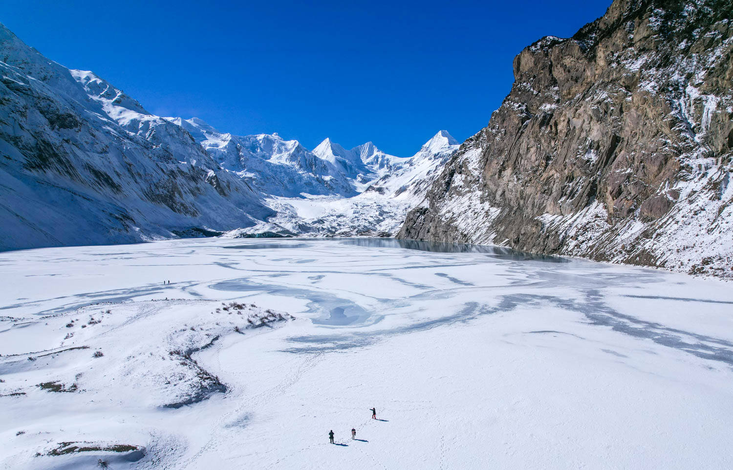巴里拉山|西藏自驾游第15天：翻越巴里拉山，游童话般的三色湖与祥格拉冰川