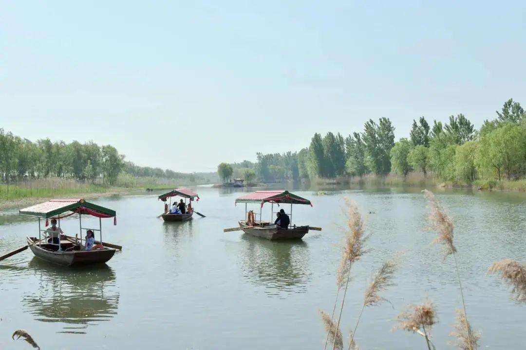 云冈石窟攻略- 原创 山东一个湖泊风景区，京杭大运河傍湖而过，性质是淡水湖