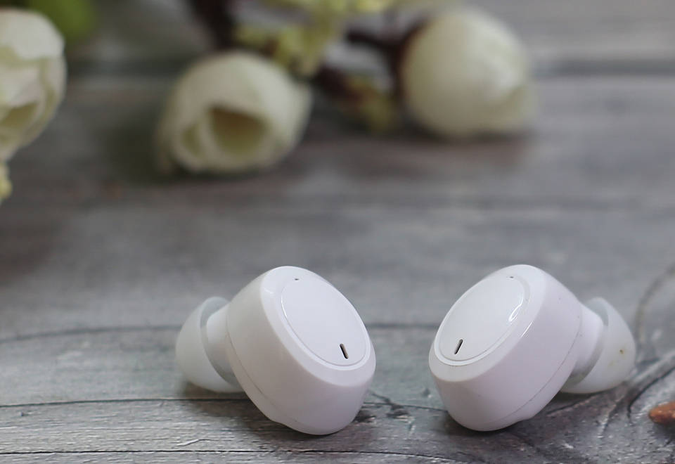 原创豆状设计定位亲民oppoencow31灵动版真无线蓝牙耳机