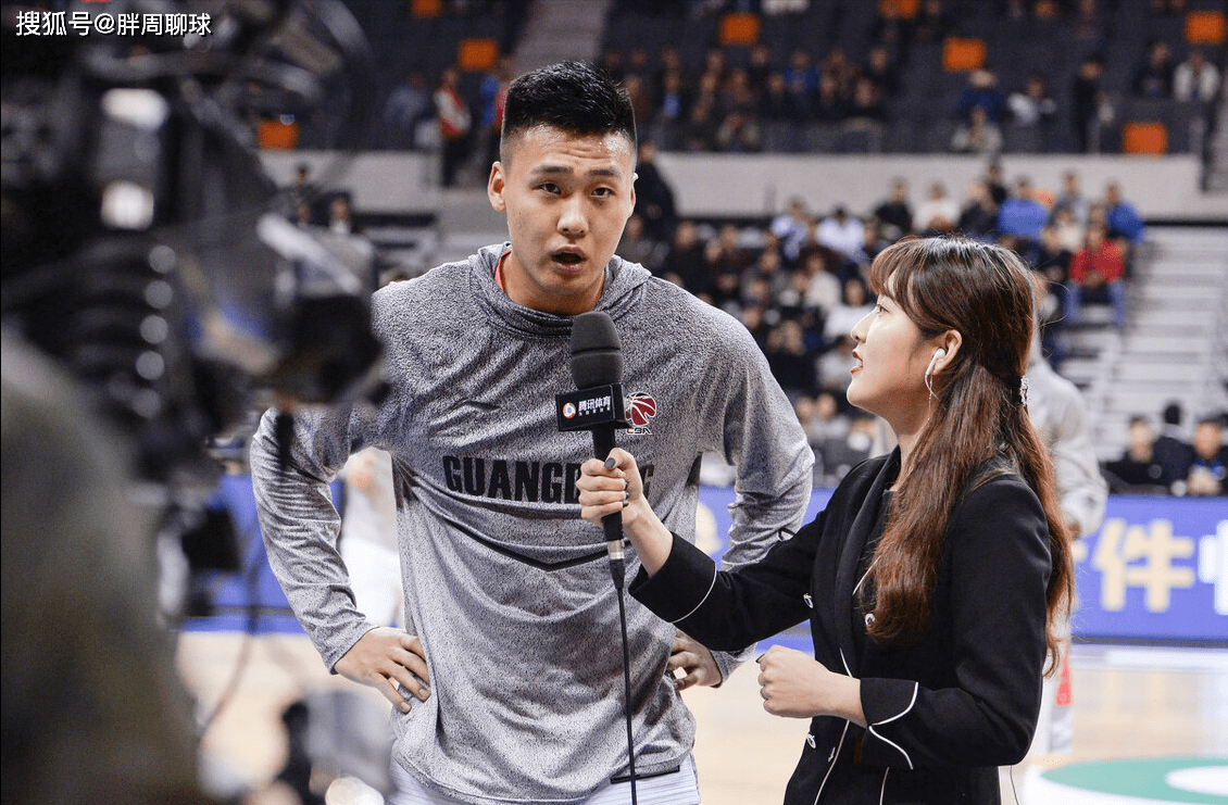 原创韩德君威姆斯冲突后赵睿罕见发声18个字让人肃然起敬