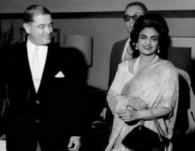 原创             印度最奢侈的王妃：逛街一次花1000万美元，地毯上镶满珍珠和钻石