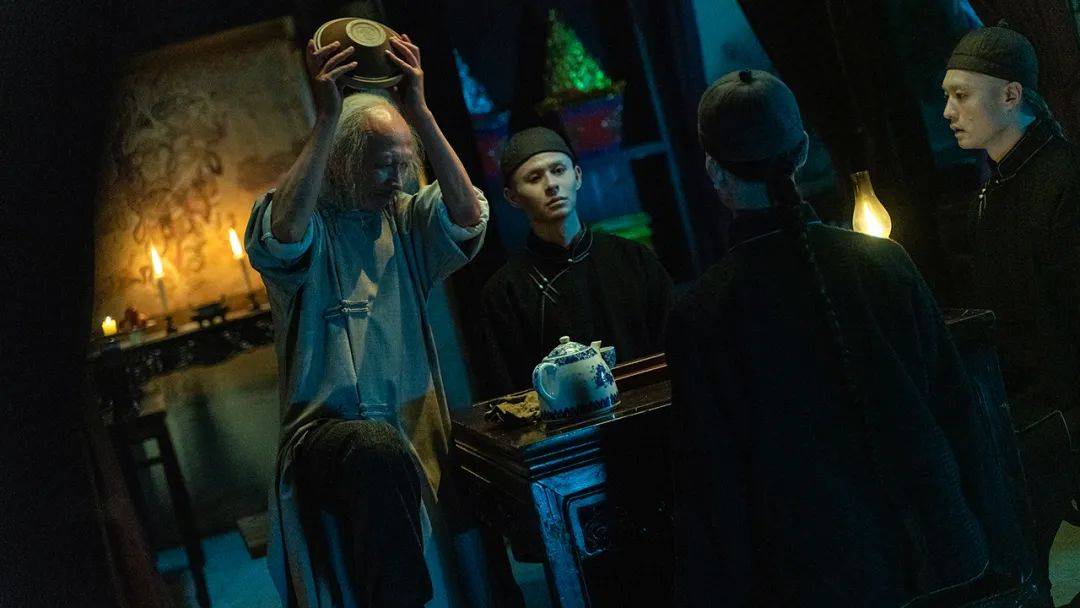 2000万开年爆款阴阳镇怪谈创首日票房新纪录造民俗惊悚新样本