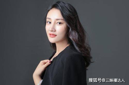 状态眼下纹特别深怎么消除，坚持三个小习惯，不到一周细纹明显变淡