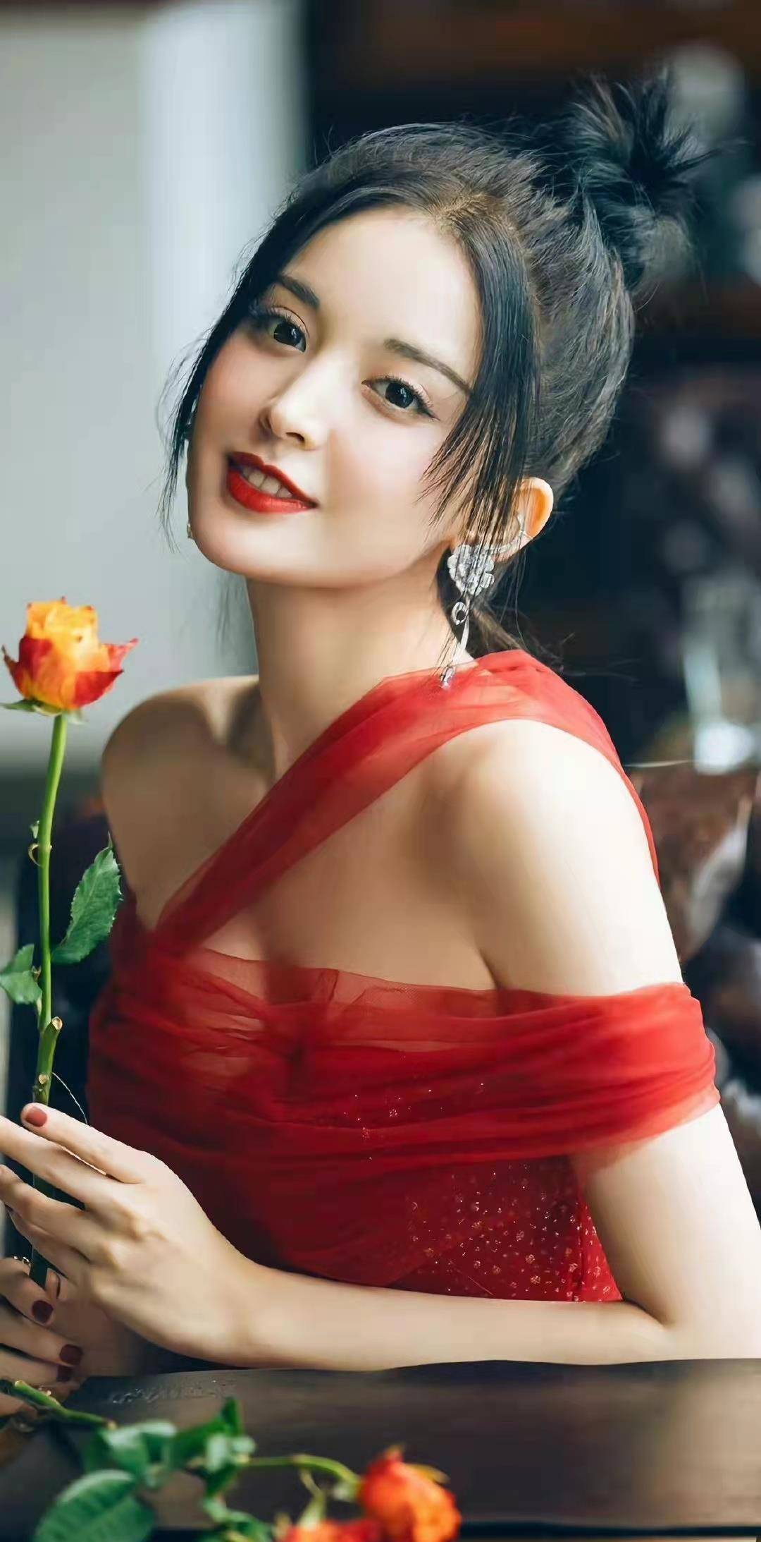 感觉玫瑰女人刘诗诗、刘亦菲、热巴、杨幂等，她们个个都美得惊艳！