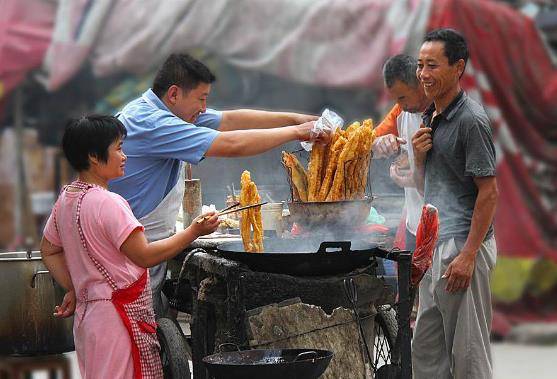 食品|经常吃油条，对身体有哪些危险？别为了贪吃，夺走健康