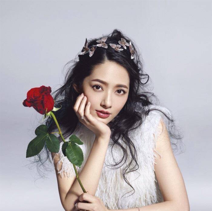 感觉玫瑰女人刘诗诗、刘亦菲、热巴、杨幂等，她们个个都美得惊艳！