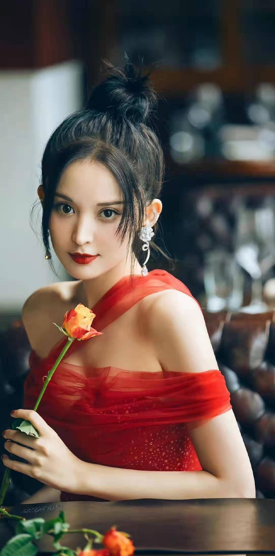 感觉玫瑰女人刘诗诗、刘亦菲、热巴、杨幂等，她们个个都美得惊艳！