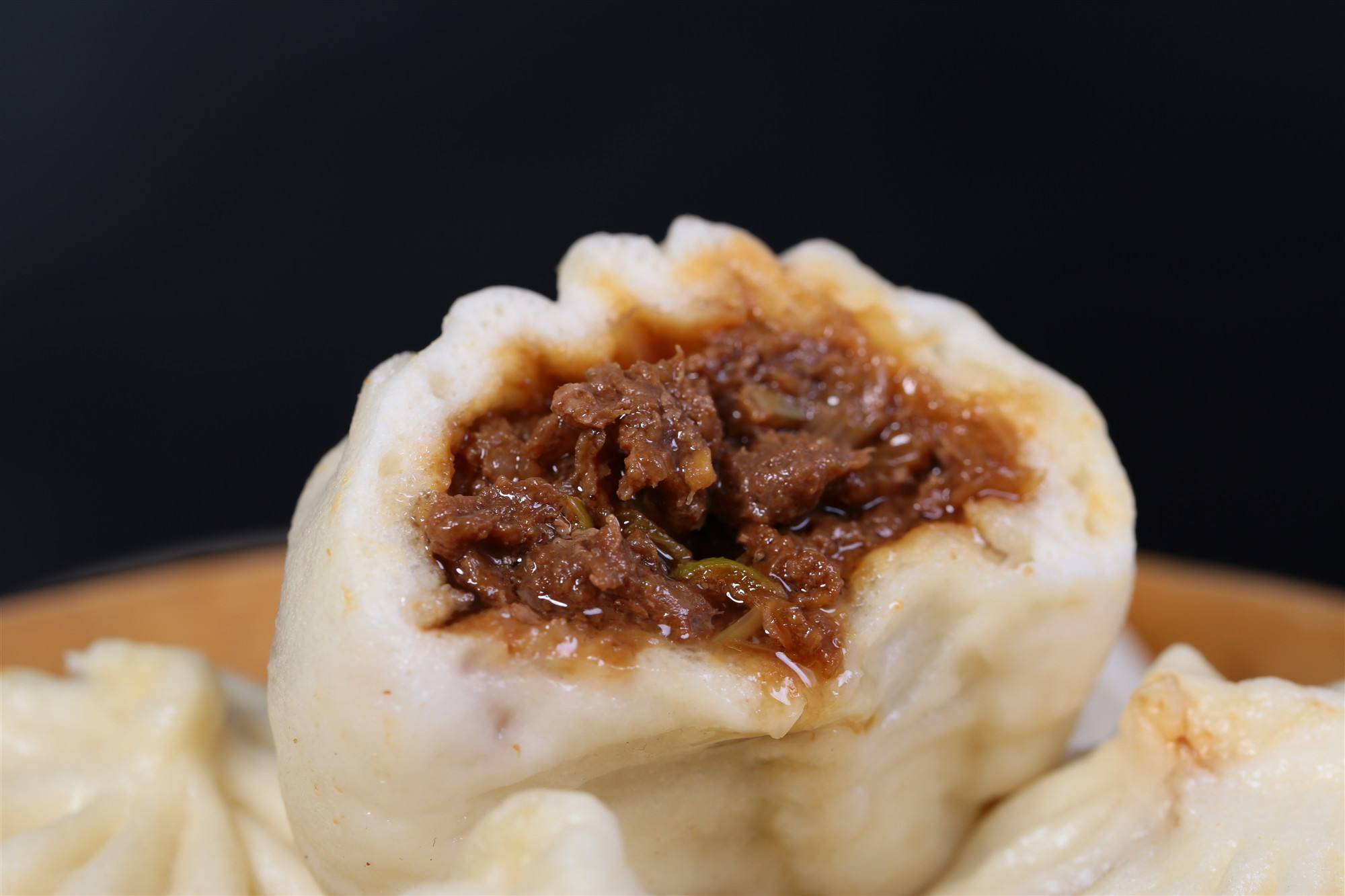 冬季早餐牛肉包子