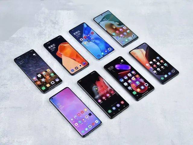 国产手机的2021年：高端是条长路，硬核初现峥嵘