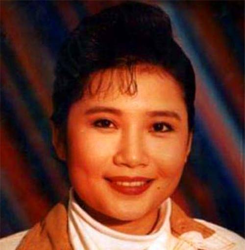 26年前，李娜唱红《青藏高原》，却在事业巅峰期出家，现今怎样了