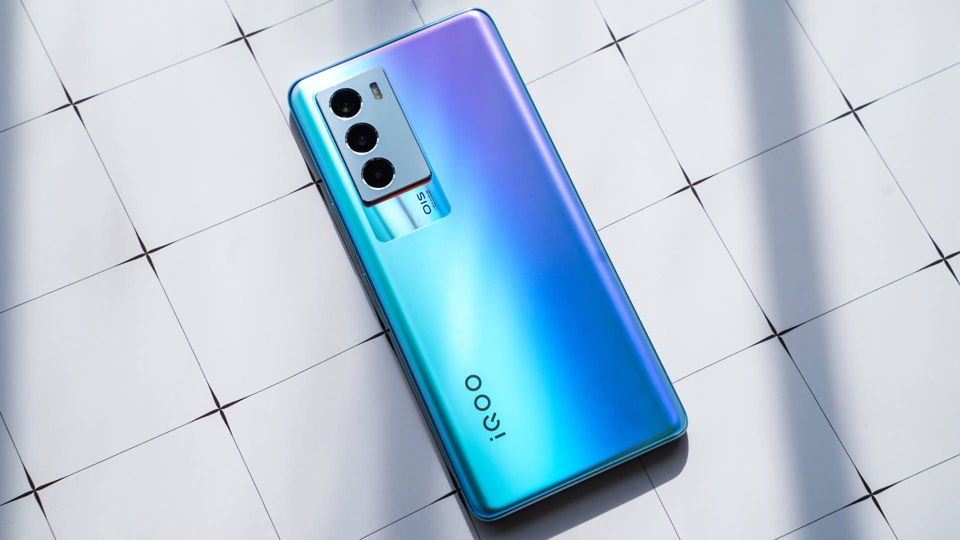 2.5k档位的真香机！买iQOO Neo5S可享12期免息并获赠耳机