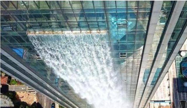 全球最“奇特”的瀑布，建于高楼之上，落差108米，每日电费达2万