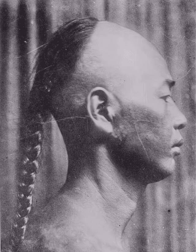 原创清朝人的发型真的是阴阳头别被电视骗了他们的真实发型是这样