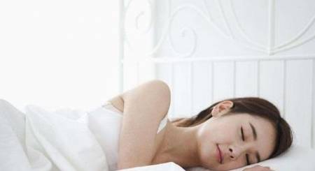 髋关节女人衰老前会现6个“丑样”，30岁后出现3个以上，说明衰老已开始