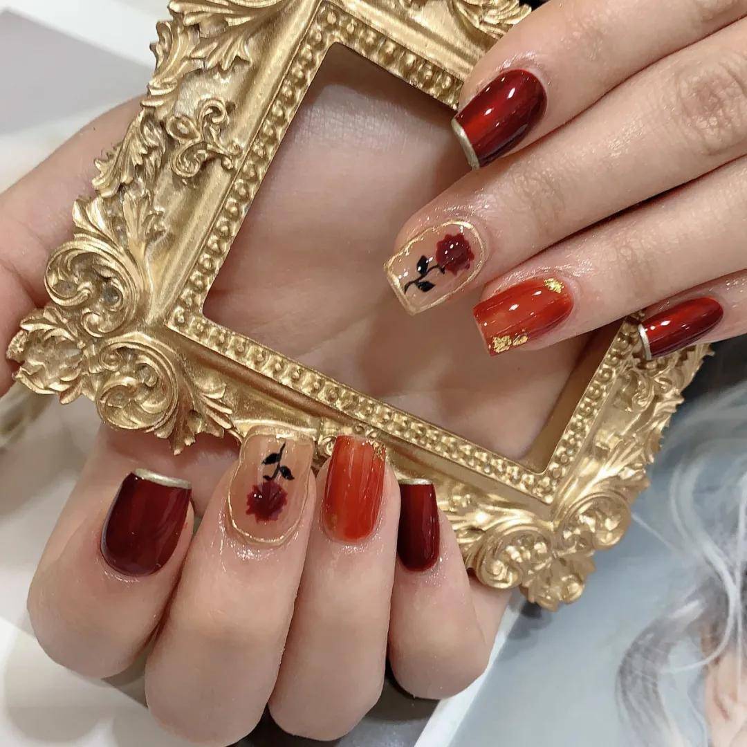 适合黄黑肤色姐妹的显白新年款美甲