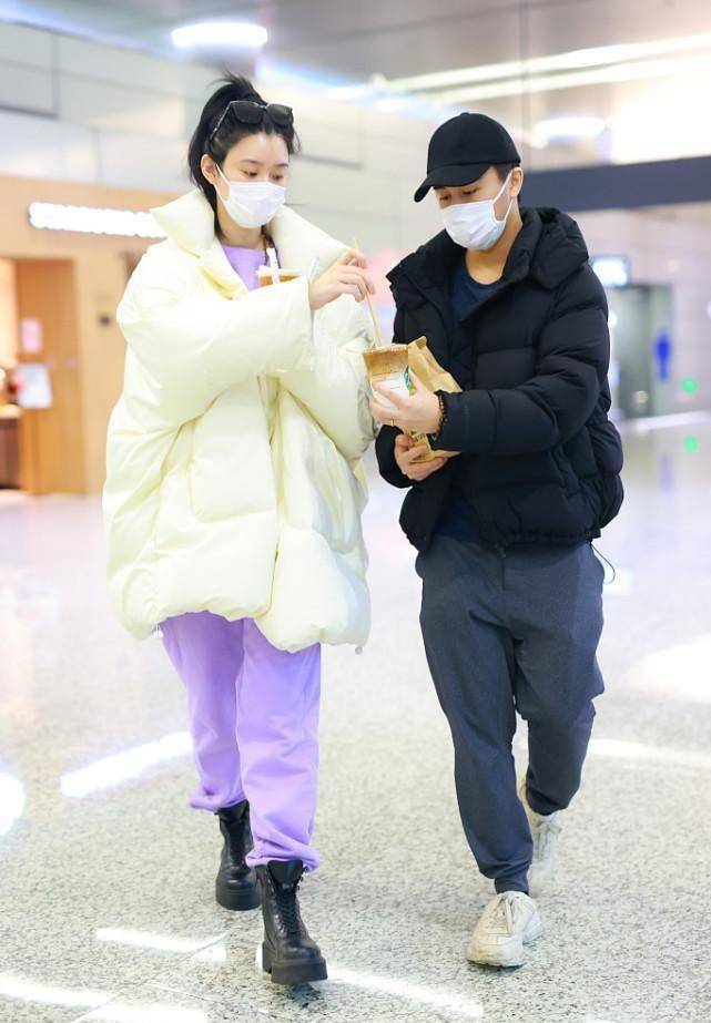 颜色 奚梦瑶真的好美啊，日常的穿搭很普通不像阔太，却依旧很美