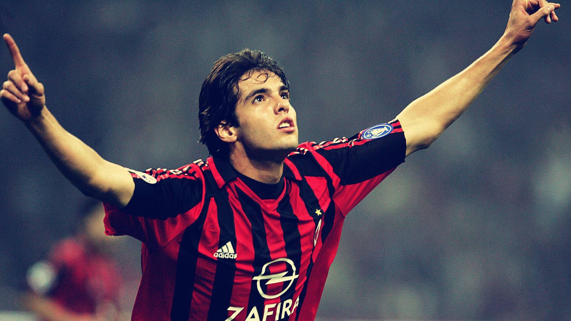 "这几句诗词也许是人们对卡卡的深刻印象之一,身穿红黑球衣的卡卡,不