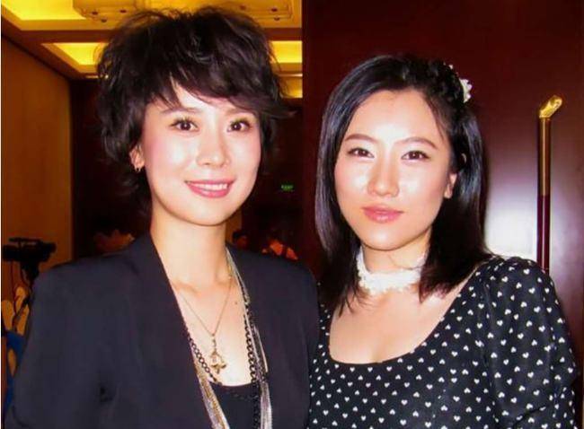 王博谷和巴图结婚照 acf34099cd3647eca6e73ef85229bcf7.jpeg