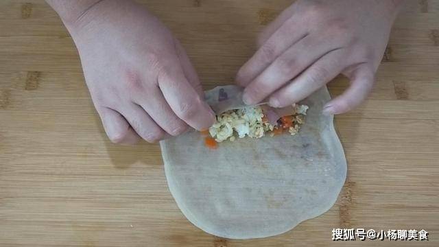 葱花|剩米饭别光炒着吃了，教你新做法，外酥里软，一顿5个都不够吃