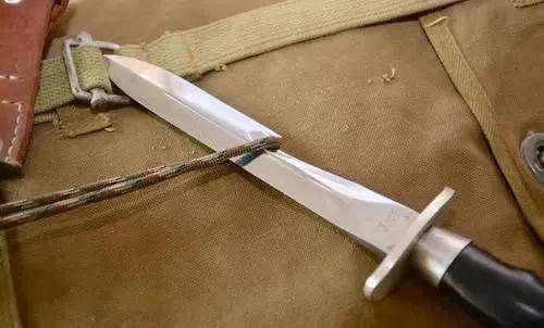 它专为伞兵打造,被誉"最美军刀",造型精美,但已停产