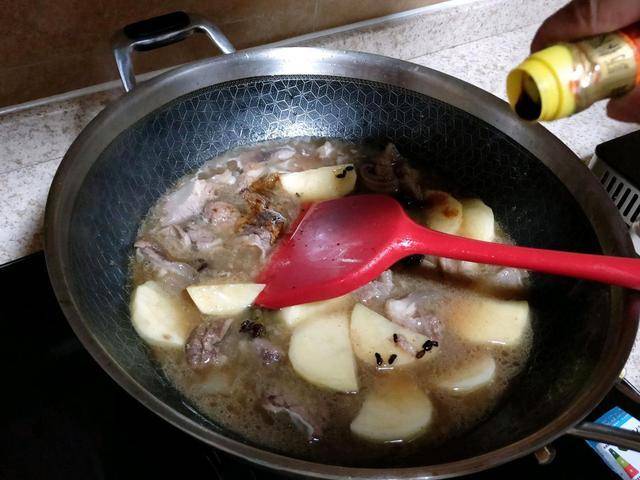 怎么炖牛腩的正确方法 1f64340e38074cf5a12b0fb2164ff51b.jpeg