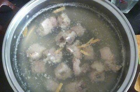 排骨汤的做法与配方 fe0f37c46e414e7b9975a4d7d0fd7593.jpeg