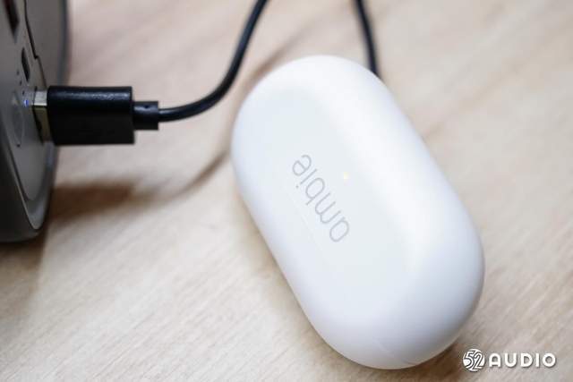 索尼ambie推出新形态产品 夹在耳朵上的气传导耳机 充电 一览 设计