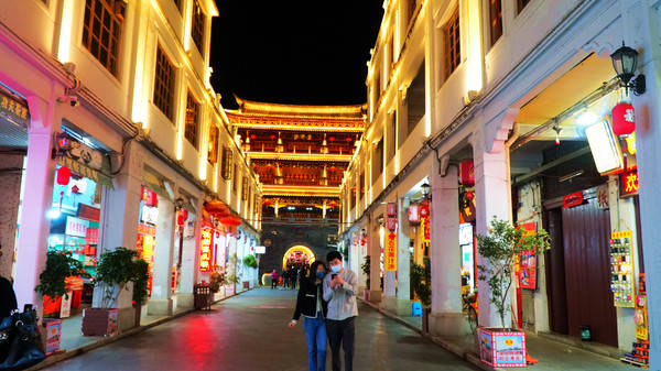 文化|中国最长的牌坊街，考生考前必来打卡，春节好去处，它不在徽州