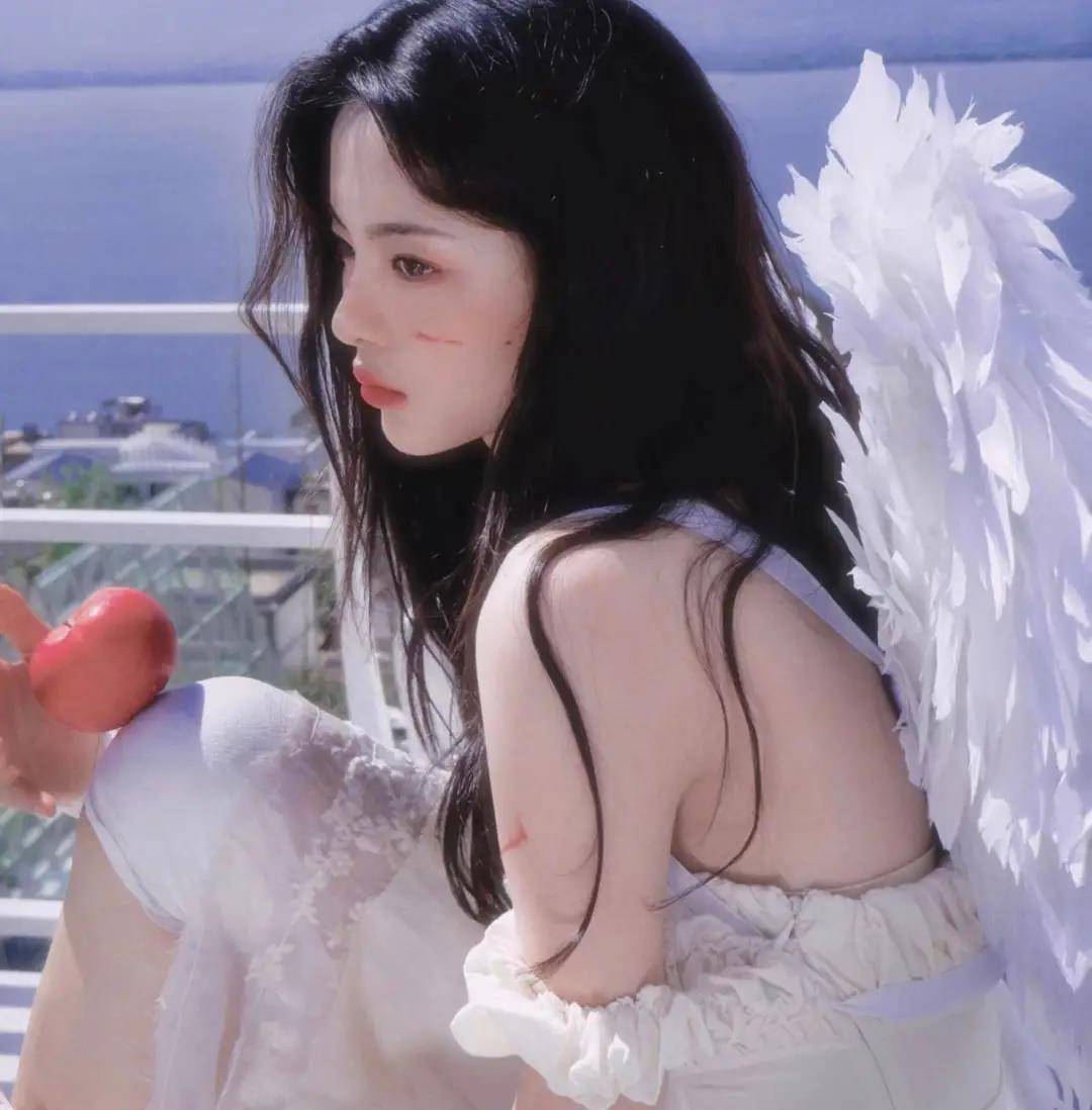 假发超越妹妹和各种女明星、博主们带火的换头效果发饰，都在这里