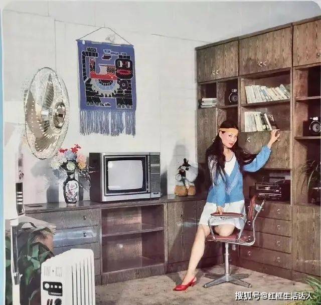 年代 80年代中国时尚美女，衣着打扮现在看起来也不过时!