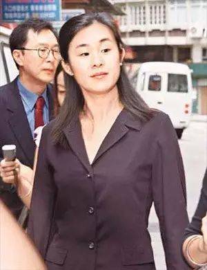 精英女律师,与刘銮雄交往6年被抛弃,后当60岁富豪的小三生两子_王颖妤