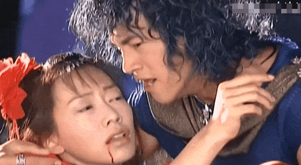 那些充满魔性的镜头,像是步惊云的"不要过来",雄霸的魔性走位,以及