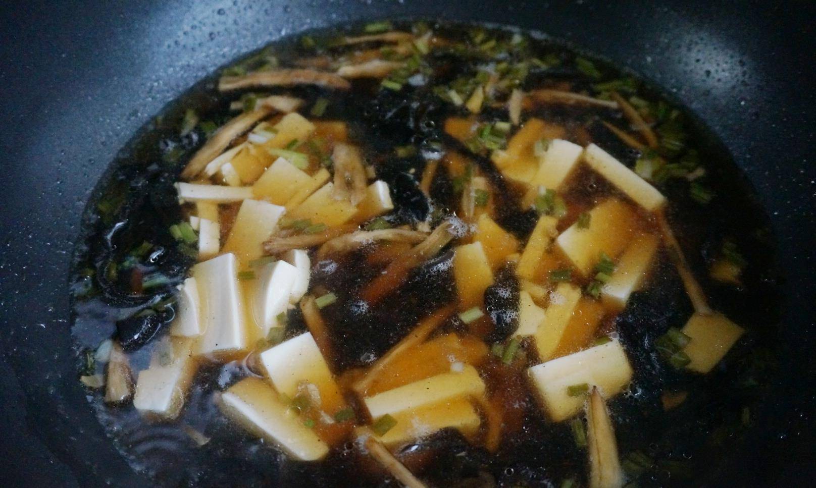 酸辣汤家常做法 简易版 6b41786dd452498db3fabc10d2b5c901.jpeg