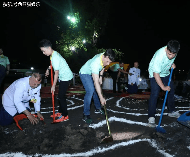 泰王一家四口齊聚一堂，詩妮娜亮相公益活動，蘇提達缺席有愛畫面 娛樂 第3張