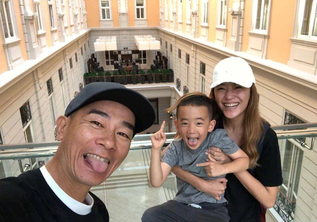 因为|她得豪门喜爱却选择“古惑仔”，幸福怀二胎，表示不想要女儿？