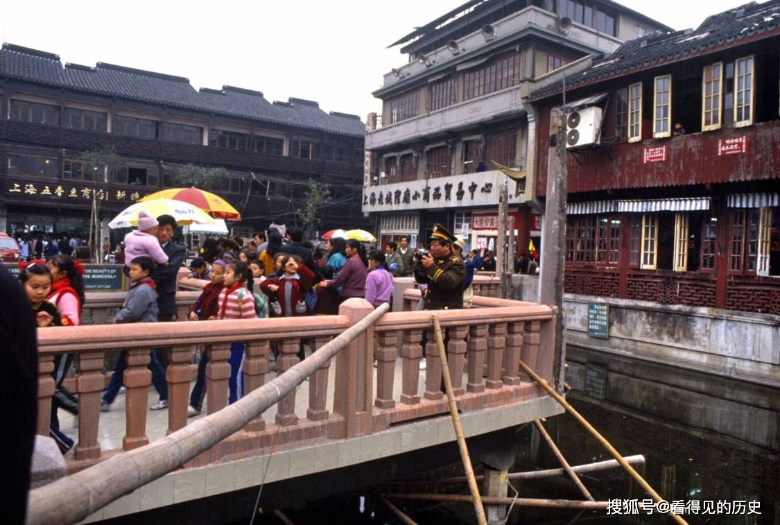 老照片1991年外国摄影师镜头下的上海豫园江南古典园林