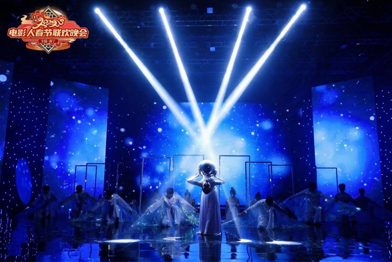 何展宇|朱槿花开 电影人在 2022《电影人春节联欢晚会》成功录制