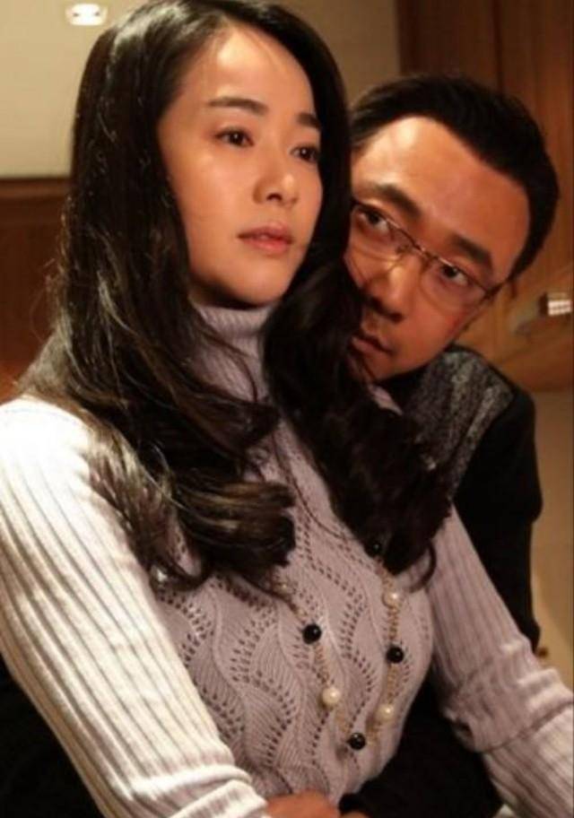 左小青发文祝父亲节日快乐,73岁左汉中保养得宜常被误以为高健全