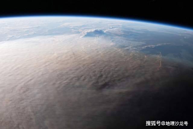 岩浆|从火山喷发的类型来看,这次汤加海底火山喷发属于哪种类型?