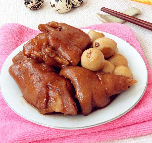 炖猪蹄用什么酱料 8c2a9395727e4d819705fd1f4cd4d551.jpeg