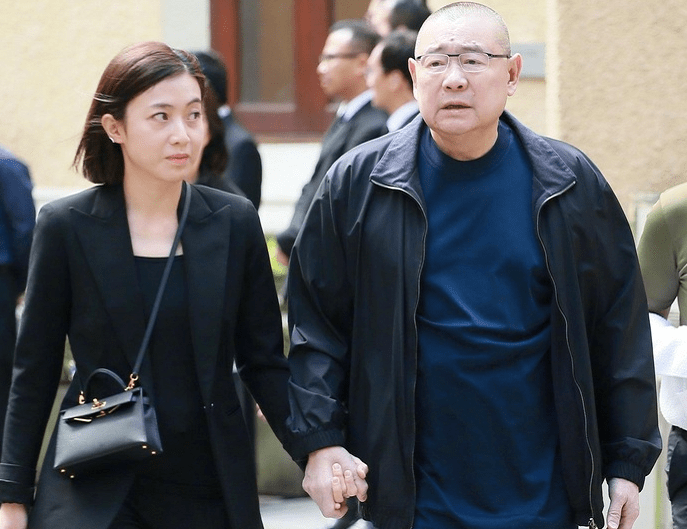 李嘉欣又曬聚會照，51歲已是4百億闊太，被說遭報應又怎麼樣 娛樂 第26張