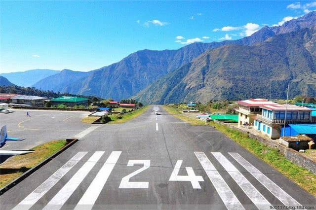  原创 世界上最危险的机场，建在海拔2860米的高山上，跑道止境就是悬崖