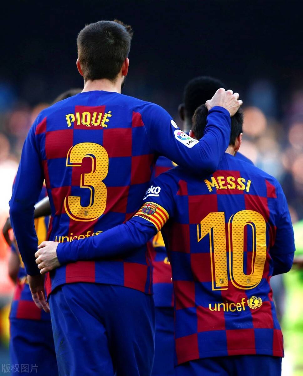 梅西,皮克,布茨克茨,阿尔巴曾经是巴萨四大队长,如今梅西聚餐却只邀请
