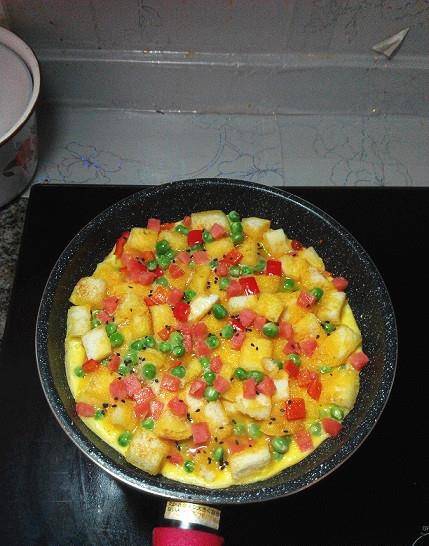 自己怎么做披萨简单又好吃 9222f8e54d0d4b45b72792084a525af2.jpeg